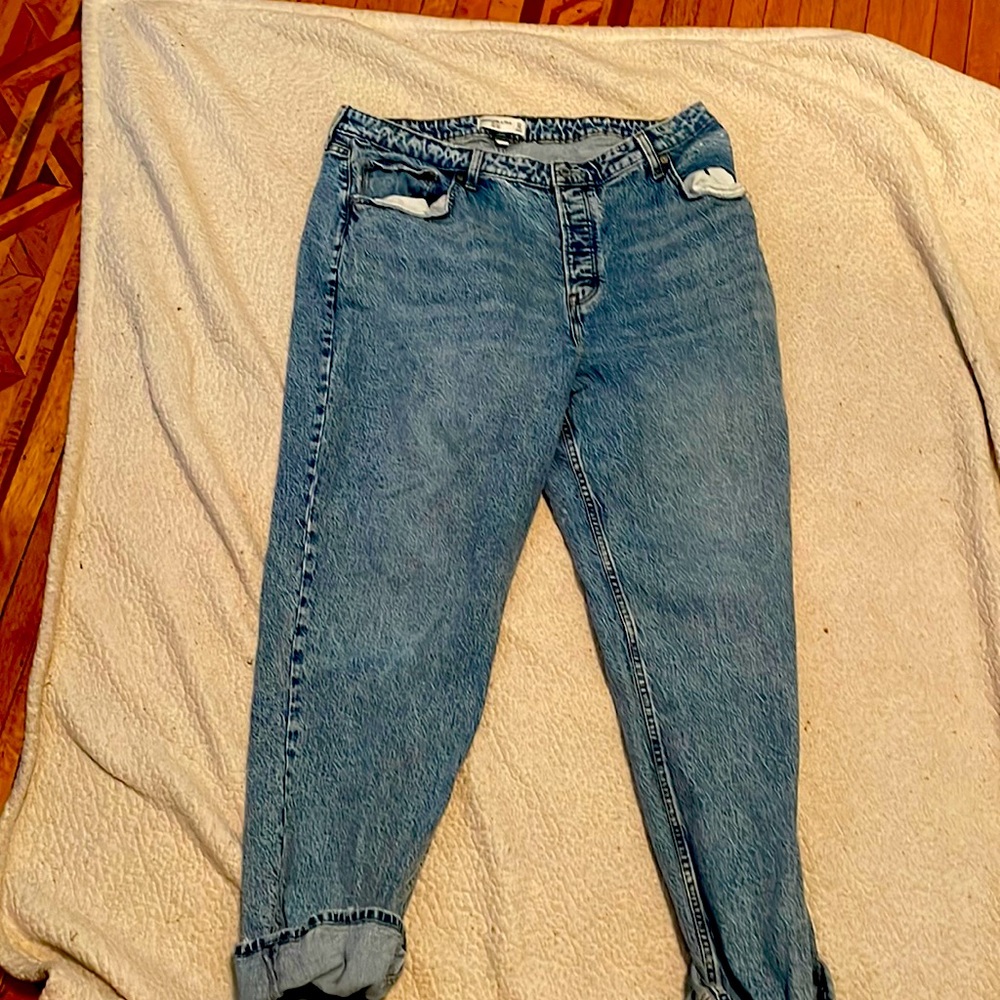 Barely worn Abercrombie and fitch jeans
